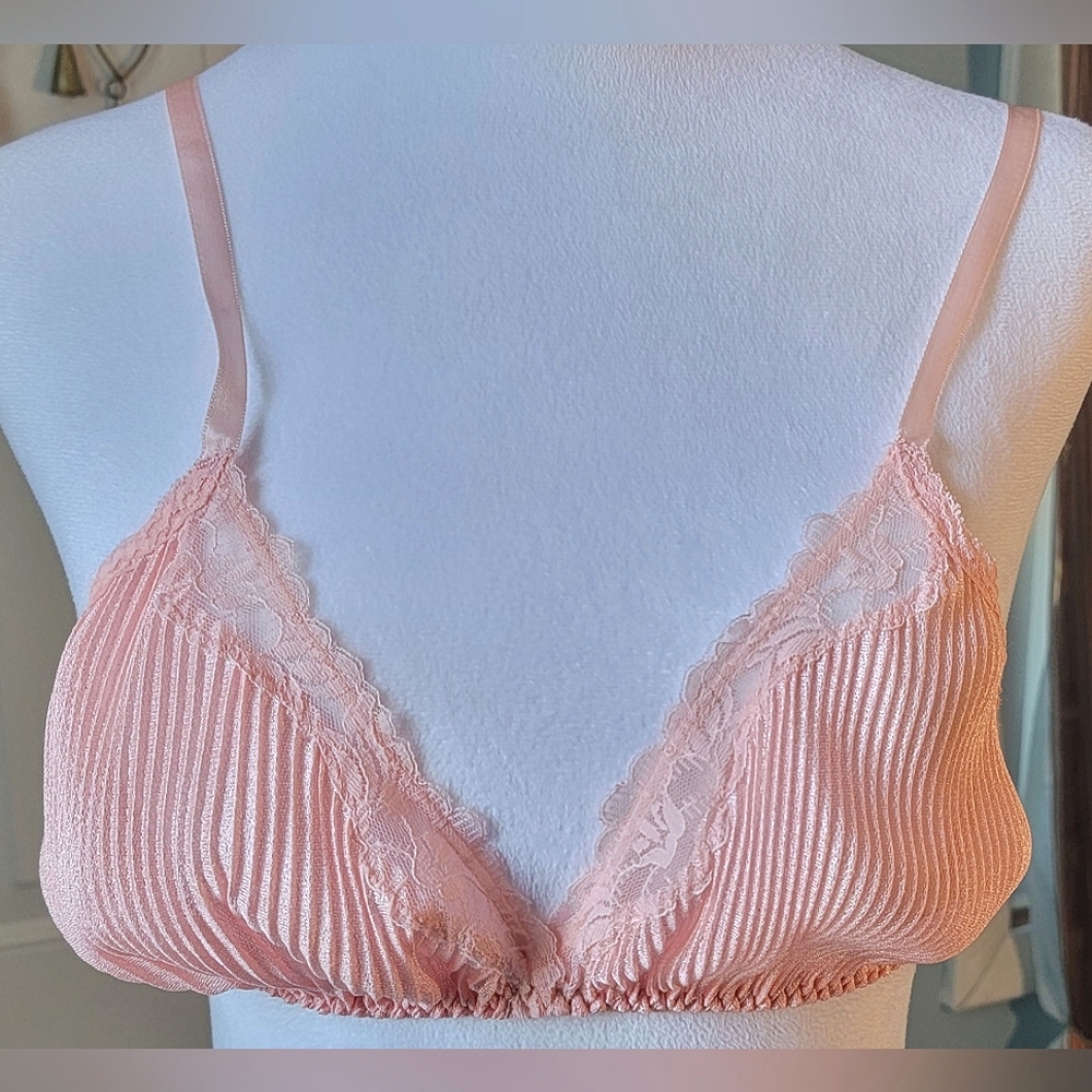 70's Vintage Lace Trimed Crepe Bralette Womens 36B Pink Peach Semi Sheer EUC - Picture 1 of 9